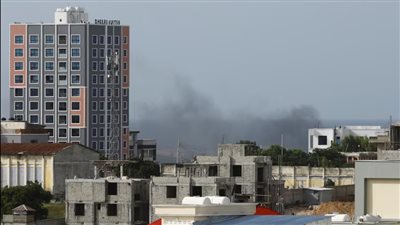 تحطم طائرة هليكوبتر عسكرية أوغندية في مطار مقديشو الصومالي وخمسة قتلى