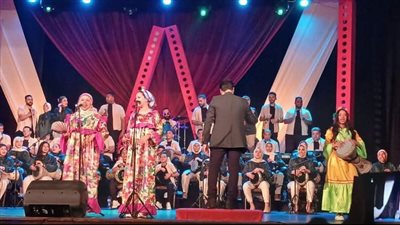 بمسرح كامل العدد.. الإيقاعات الشرقية تحيي أولى حفلاتها الصيفية بقصر ثقافة الأنفوشي