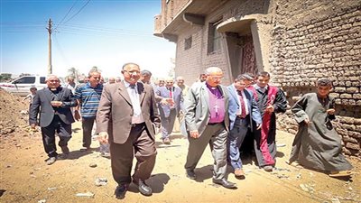 رئيس الأسقفية من «المنيا»: نتعاون لدعم التفاهم المجتمعى.. و«المحافظ»: المصريون نسيج واحد