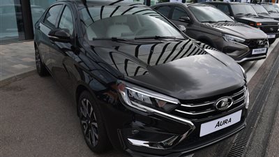 لادا تدرس طرح نسخة مزدوجة الوقود من سيارتها أورا 