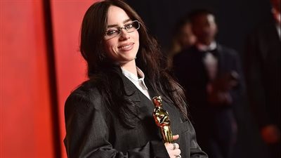  بيلي إيليش تصدم متابعيها بعد الكشف عن هوية والديها المشاهير 