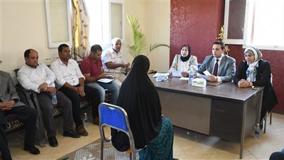 نائب محافظ الفيوم يعقد لقاءً لخدمة المواطنين بقرية سنرو 