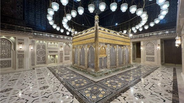 إمام مسجد الحسين: المصريون يجددون العهد مع سيدنا النبي وآل البيت
