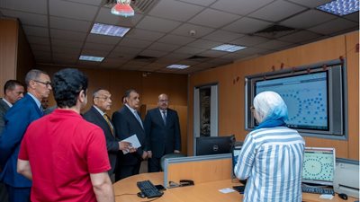 وزير الإنتاج الحربي يتفقد شركة TUYA Technology لنظم المعلومات والحلول الرقمية