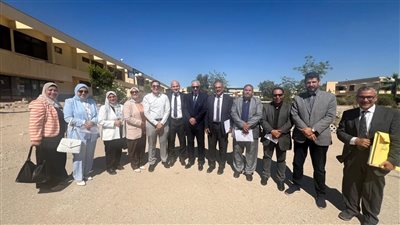 مناقشة مشروعات تخرج الدفعة الأولى من برنامج الأدوية بطب بيطري قناة السويس