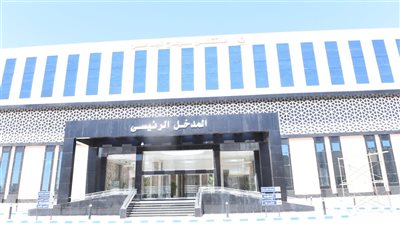 إصابة طالب سقط من عربة قطار متحرك بالمنشأة 