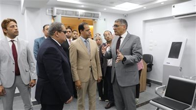 محافظ الجيزة يتفقد المركز التكنولوجي بحي جنوب الجيزة 
