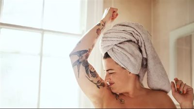 أسباب رائحة منطقة أسفل الذراعين الكريهة وطرق التخلص منها بفاعلية