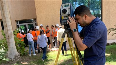 وزير العمل يُعلن تنفيذ أول دورة تدريبية مجانية لتأهيل خريجي قسم الجغرافيا 
