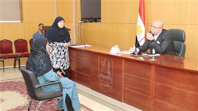 محافظ بني سويف يستمع لمشاكل المواطنين 