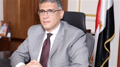 محافظ الجيزة: تطبيق منظومة إلكترونية ذكية لمراقبة وتنظيم مواقف السرفيس