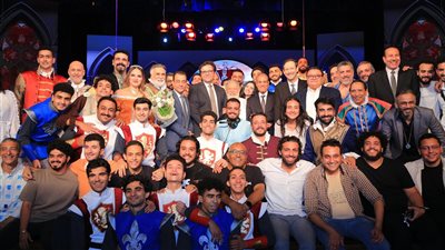 وزير الثقافة يشهد افتتاح العرض “الملك لير” ويعرب عن سعادته بعودة الفخراني للمسرح القومي