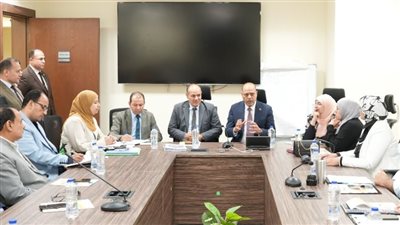 وزير العمل يوجه بتكثيف حملات التفتيش لضمان تطبيق 