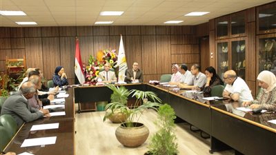 خطة للتخلص الآمن من الكلاب الضالة بين جامعة أسيوط والمحافظة