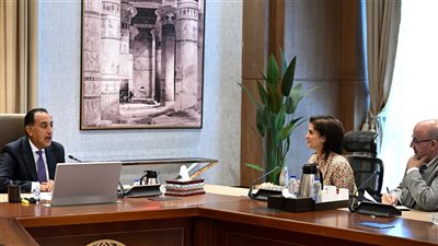 مدبولى يلتقي المدير الإقليمي لمنظمة الصحة العالمية لإقليم الشرق الأوسط