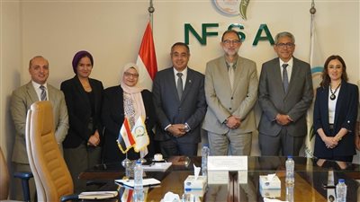 رئيس سلامة الغذاء يلتقي وفدًا من كلية التعليم المستمر بالجامعة الأمريكية بالقاهرة