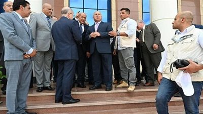 وزير الصناعة والنقل يتفقد محطة الركاب السياحية بميناء الإسكندرية ويشهد استقبالها السفينة السياحية AROYA 