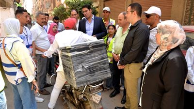 بدء افتتاح مشروع فصل وجمع المخلفات من المصدر بالمنصورة 