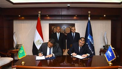 توقيع بروتوكول تعاون بين هيئة قناة السويس وبنك مصر في مشروعات التطوير العقاري