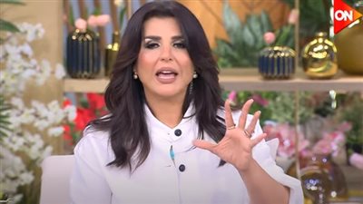 أول تعليق من منى الشاذلي بعد أزمة لوحات مها الصغير (فيديو)