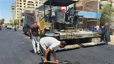 محافظ سوهاج يتابع الموقف التنفيذي لمشروعات الرصف بمراكز المحافظة