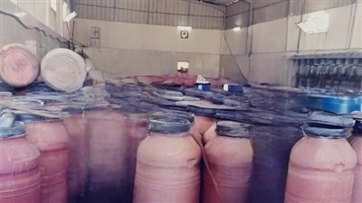 ضبط 10 طن مخلل ومواد غذائية منتهية الصلاحية بالبحيرة