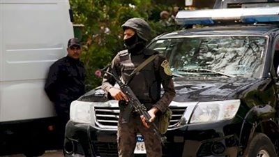 العثور على طفلة داخل ميكروباص بالعجوزة.. وتحريات مكثفة لكشف اللغز