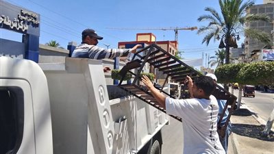 ضبط مكبرات صوت ورفع 143 حالة إشغال لإعادة الانضباط الشارع بدمنهور