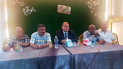 البدء في إجراءات إنشاء نادي المعلمين بقنا الجديدة 