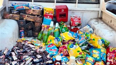 ضبط سلع غذائية منتهية الصلاحية قبل بيعها بالفيوم 