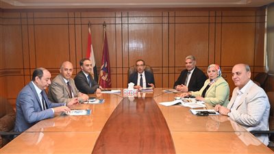 اجتماع اللجنة العليا لمشروع التنور المجتمعي فى جامعة الفيوم 