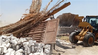 إزالة التعديات على أراضي أملاك الدولة بإطسا في الفيوم