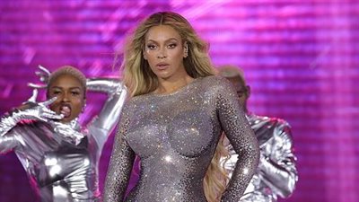 بها تسجيلات وملابس باهظة الثمن.. تعرض سيارة بيونسيه للسرقة أثناء جولتها 