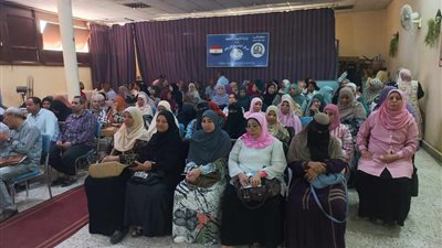 انطلاق اللقاء التدريبي لمعلمي اللغة العربية بالمرحلة الابتدائية بمدارس