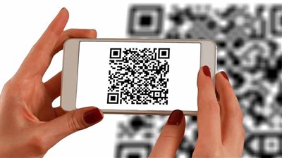 تحذيرات أمنية من استخدام رموز QR دون تحقق