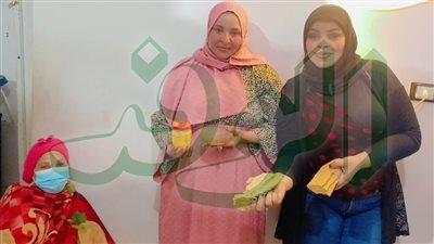 خشب الطلح والشاف..ما يميزن عرايس النوبه عن غيرهن لستخدامهم الدخان 