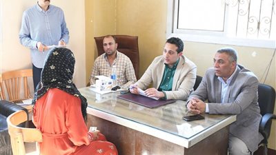 نائب المحافظ يعقد لقاءً لخدمة المواطنين بقرية الناصرية بمركز الفيوم