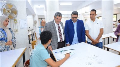 جامعة أسيوط تستقبل لجنة من المجلس الأعلى للجامعات لمتابعة اختبارات الفنون الجميلة