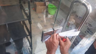غلق وتشميع 16 محلًا تجاريًا غير مرخص بإيتاي البارود