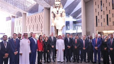 وزير البترول والثروة المعدنية يصطحب كبار الضيوف في جولة بالمتحف المصري الكبير