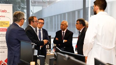 رئيس الأكاديمية العربية يلتقي مدير 