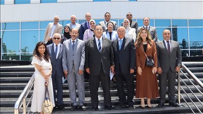 السفير محمود كارم: مواجهة الدولة المصرية لفيروس سي إنجازًا شبه إعجازي