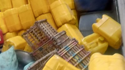  ضبط مخزن لتجميع زيوت طعام مستعملة ومجهولة المصدر بـ أسيوط