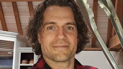 هنري كافيل يكشف عن نوع مولوده وكواليس حياة الأبوة الجديدة 