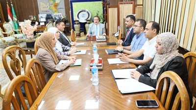 محافظ المنوفية يناقش نسب تنفيذ مشروعات الخطة الإستثمارية ومشروعات هيئة الأبنية التعليمية 