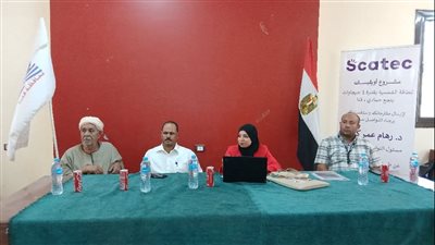 جلسة نقاشية بين المجتمع المحلى والشركة المنفذه لمشروع الطاقة الشمسية بنجع حمادى