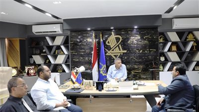 محافظ أسوان يتفقد مركز صحة أول ويطالب بإجراءات فورية لتقديم الخدمات 