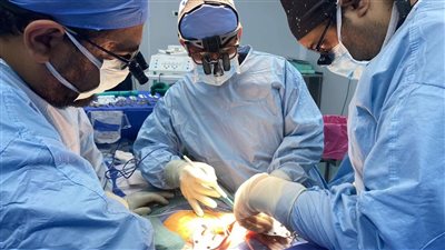 مصر بخير ... نجاح أول عملية زراعة كبد لطفل عمره 14 سنة بمستشفى الناس