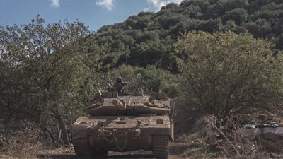 كتائب المجاهدين تُعلن استهداف دبابة