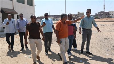 رئيس جهاز العاشر من رمضان يوجه بتكثيف النظافة وتحسين المشهد الحضاري بالأحياء